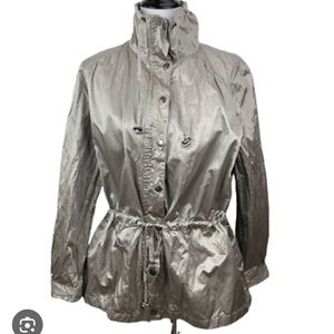 Travel Smith Women’s Lightweight Metallic Rain Jacket
